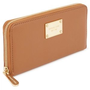Michael Kors Jet Set Leather Wallet